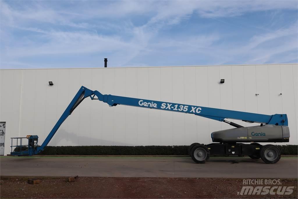 Genie SX135XC 견인식 전동이동 리프트