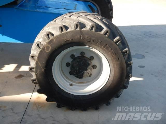 Manitou 200ATJ 관절형 전동이동 리프트