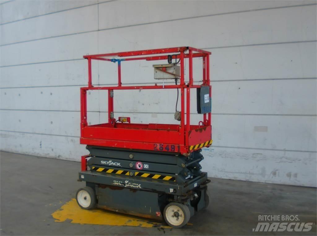 SkyJack SJ3219 가위형 리프트