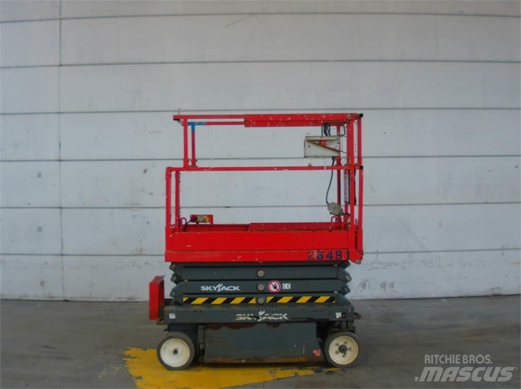 SkyJack SJ3219 가위형 리프트