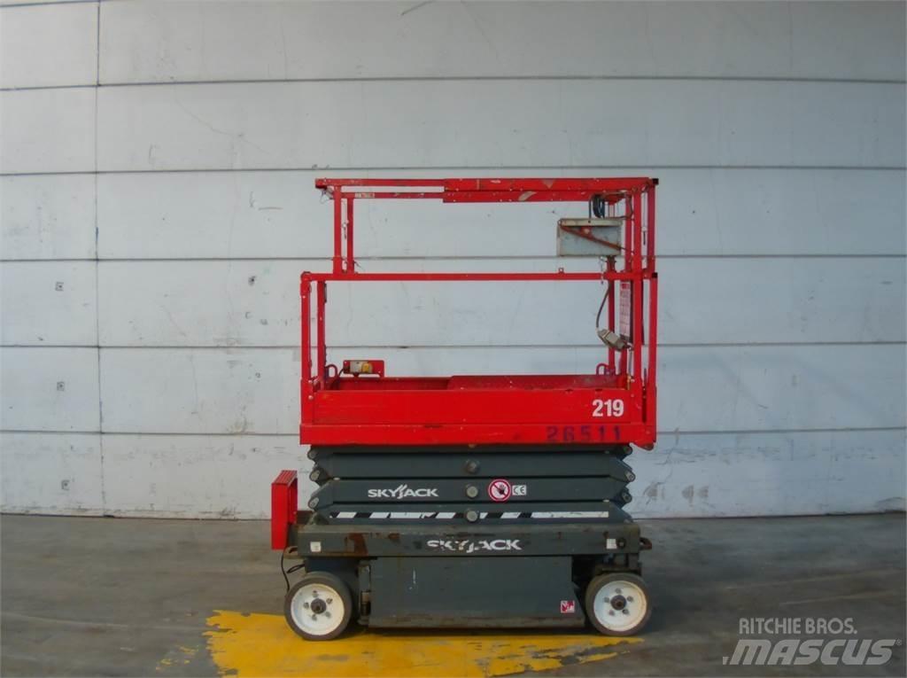 SkyJack SJ3219 가위형 리프트