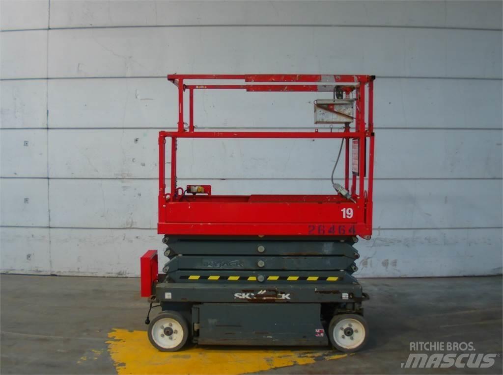 SkyJack SJ3219 가위형 리프트