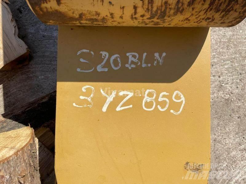CAT 320 붐 및 디퍼