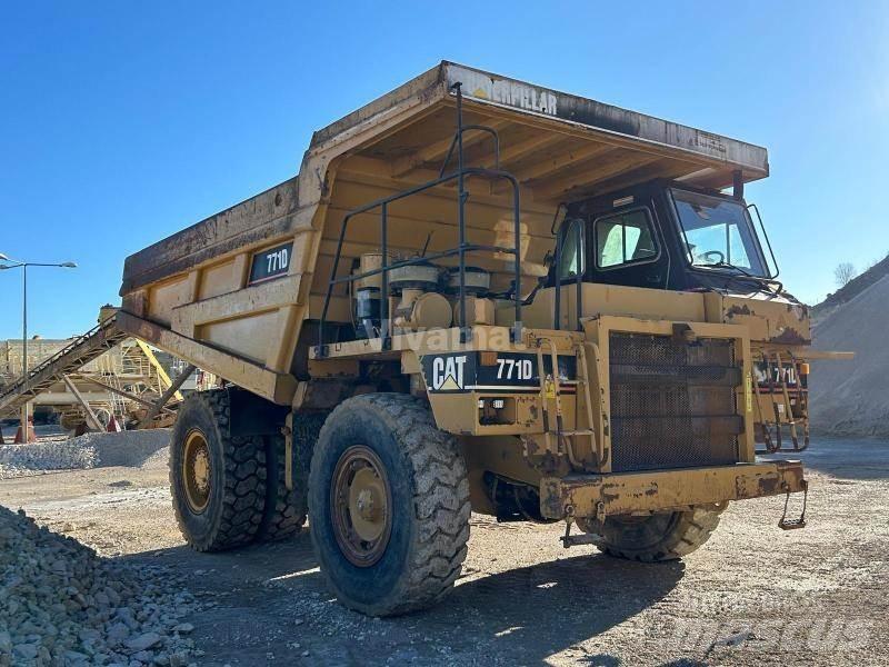 CAT 771D 초대형 덤프 트럭