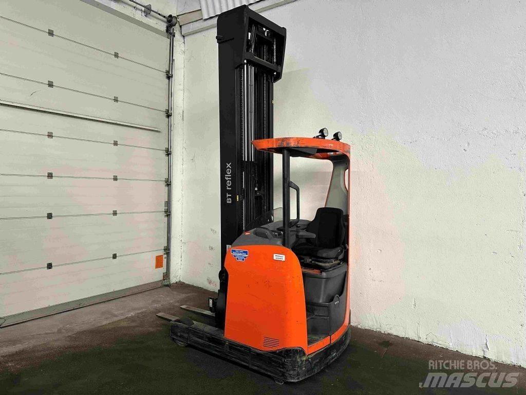 BT RRE 140 - TRIPLEX 9 m 리치 트럭