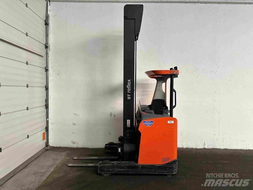 BT RRE 140 - TRIPLEX 9 m 리치 트럭