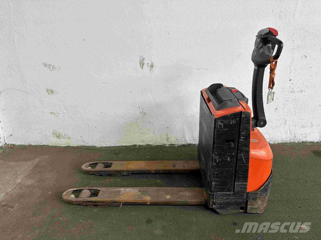 Toyota LWE 140 경량 리프터