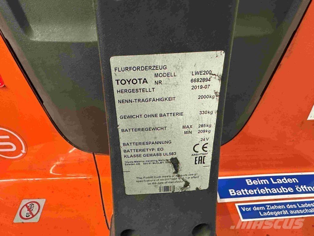 Toyota LWE 200 경량 리프터