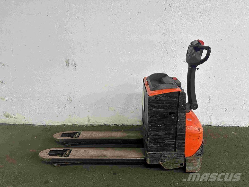 Toyota LWE 200 경량 리프터