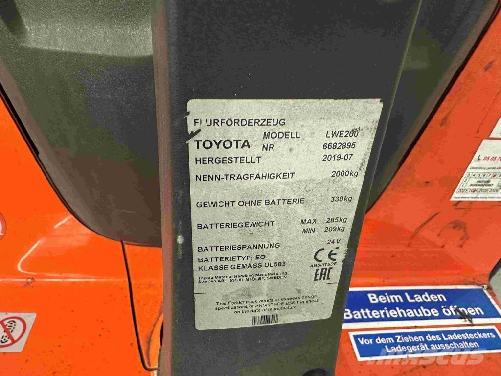 Toyota LWE 200 경량 리프터