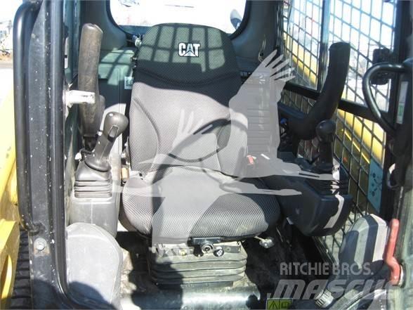 CAT 279D3  스키드로더