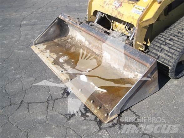 CAT 279D3  스키드로더