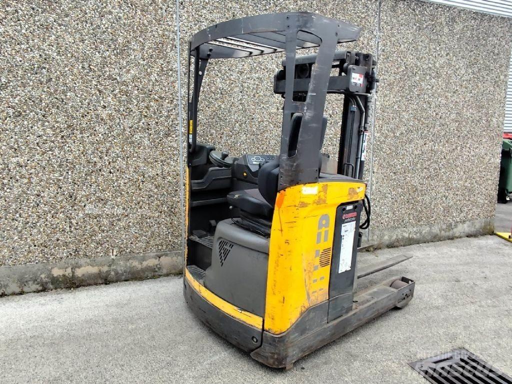Atlet UMS160 리치 트럭