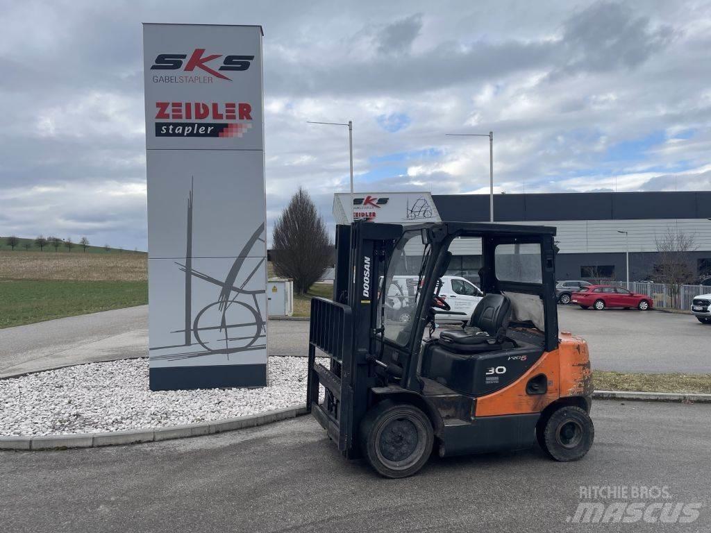 Doosan D30S-5 디젤 지게차