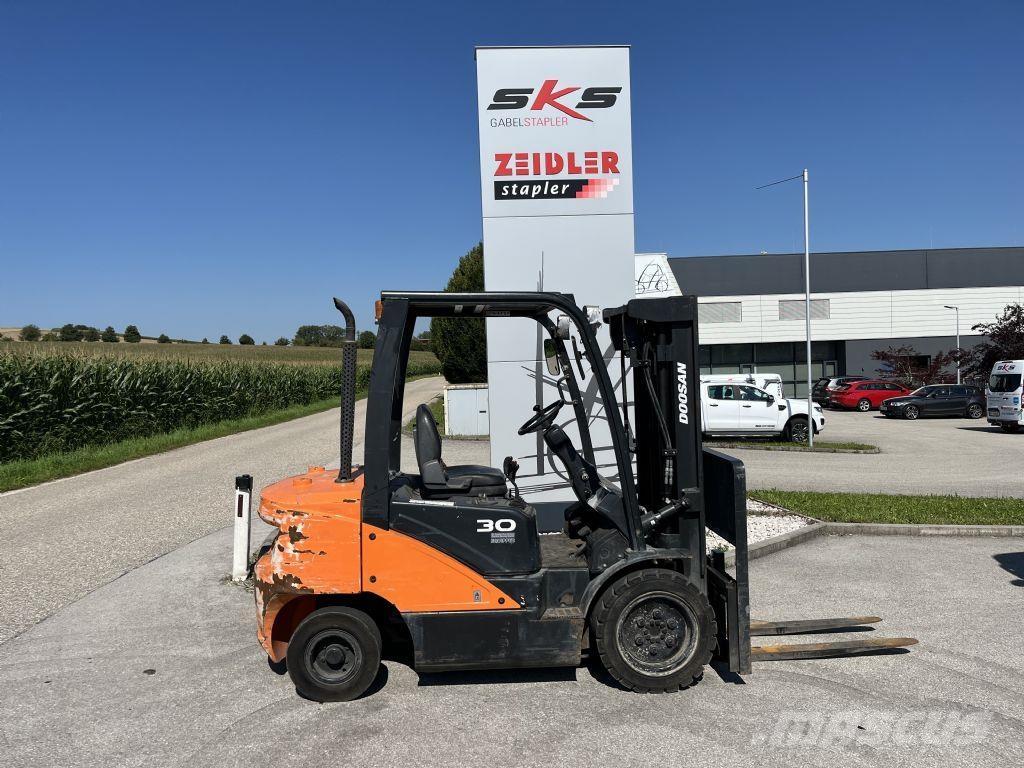 Doosan D30S-7 디젤 지게차