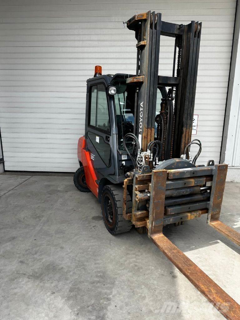 Toyota 06-8FD30F 디젤 지게차