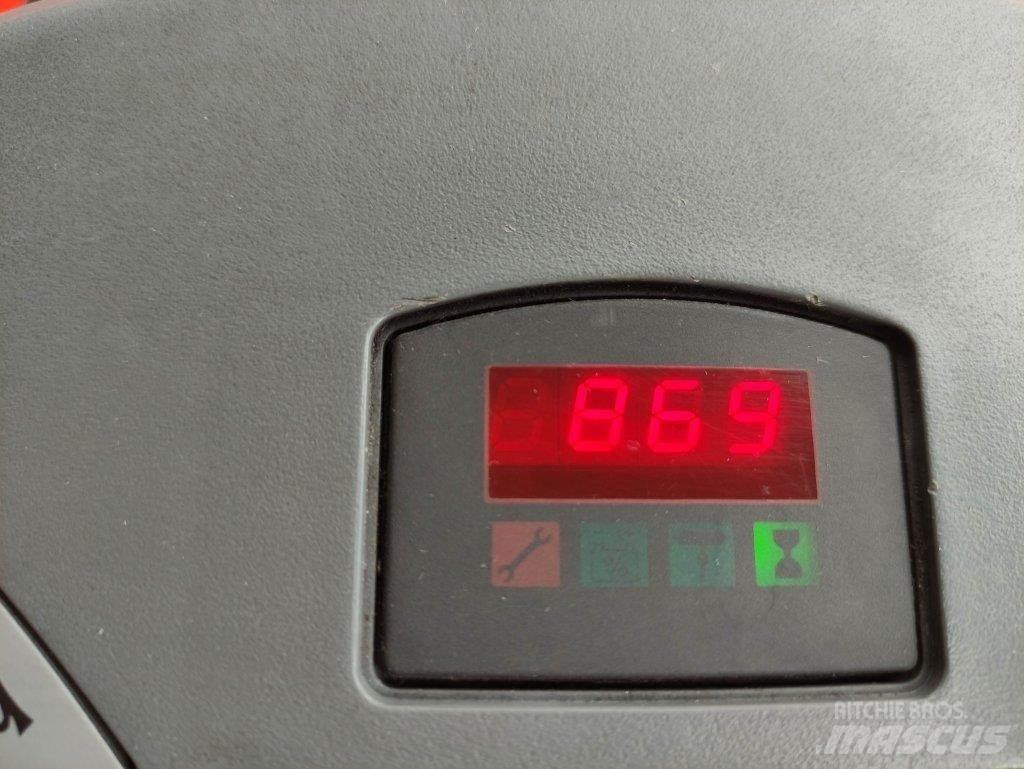 BT LPE240 경량 리프터
