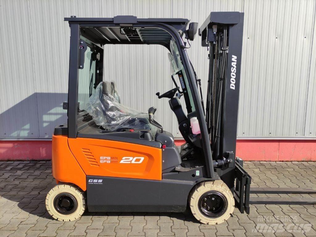 Doosan B20X-7 (Plus) 전동 지게차