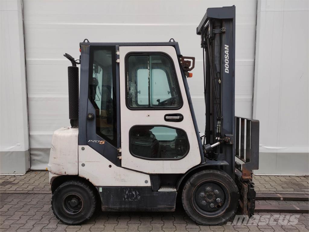 Doosan D25S-5 디젤 지게차