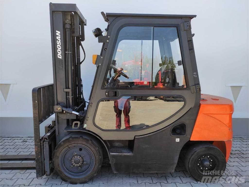 Doosan D30 GP 디젤 지게차