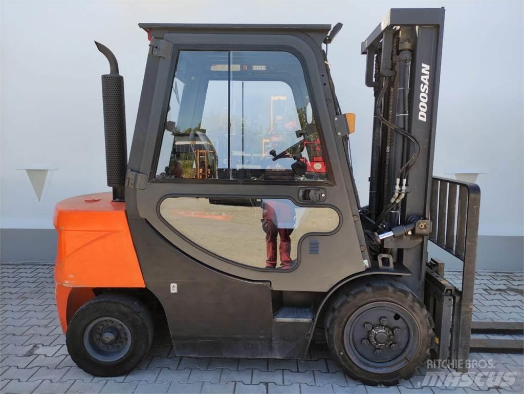Doosan D30 GP 디젤 지게차