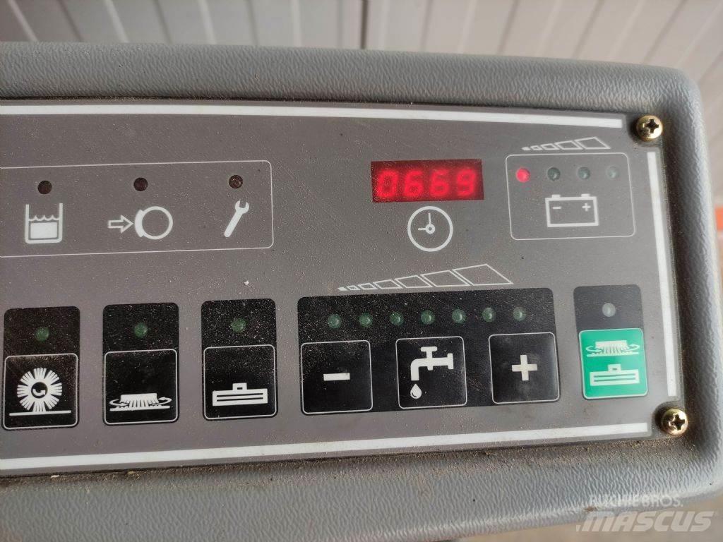 Hako B140R 도로 청소차