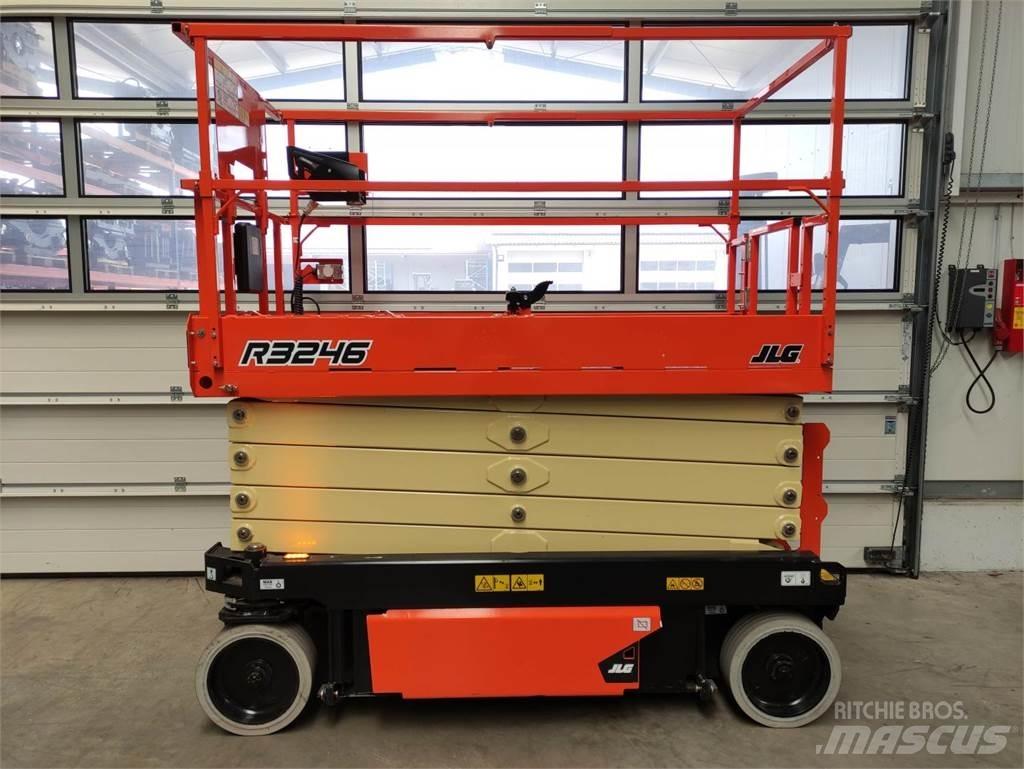 JLG R3246 가위형 리프트