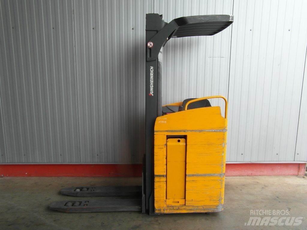 Jungheinrich ESC216-Z 보행식 리치 지게차