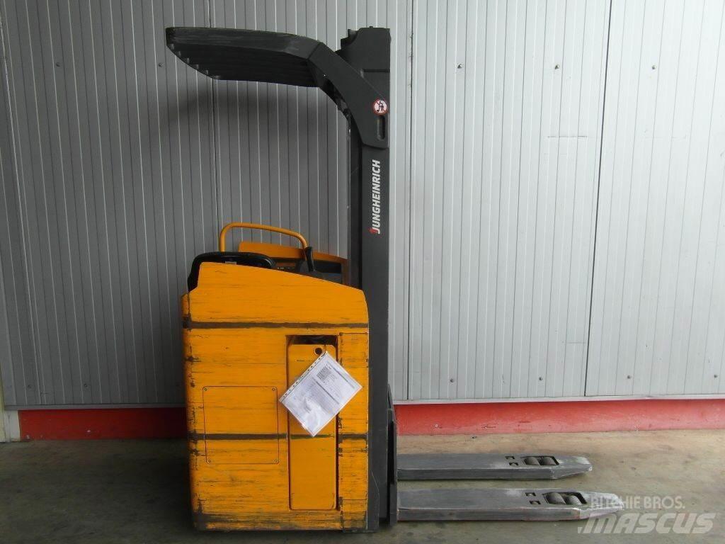 Jungheinrich ESC216-Z 보행식 리치 지게차