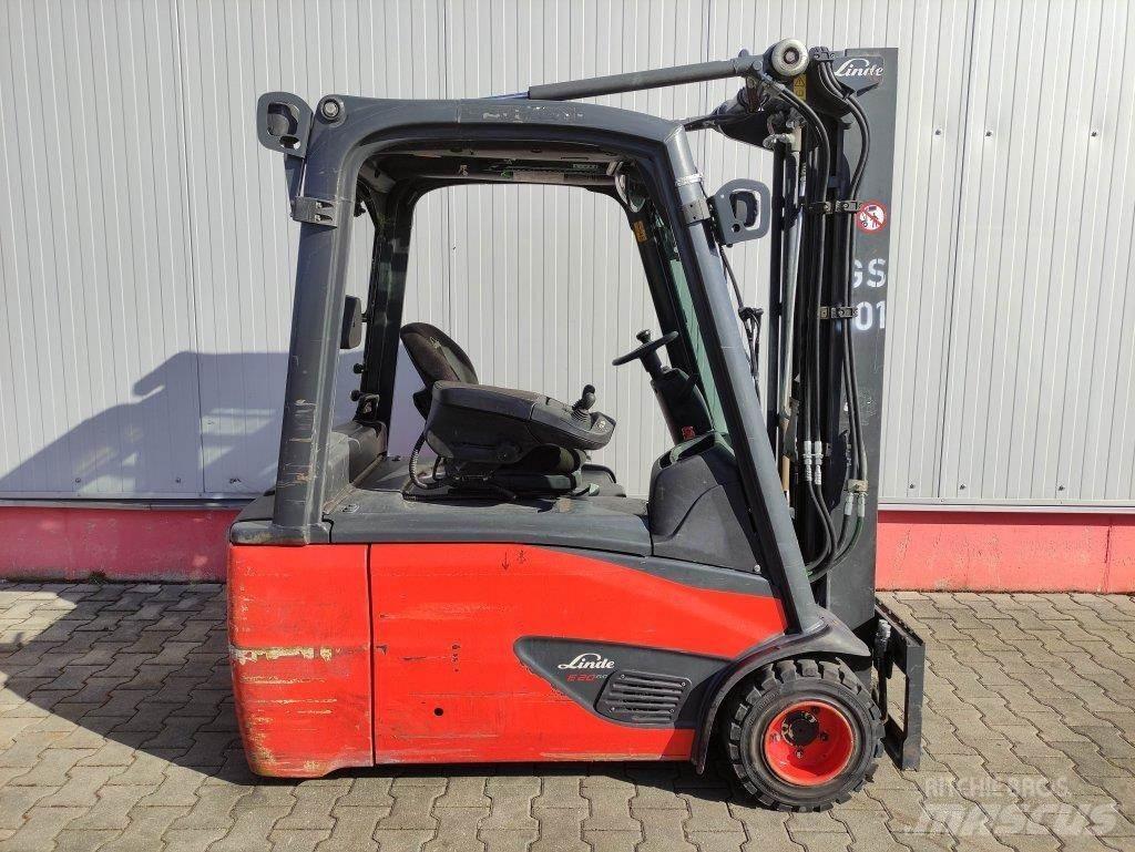 Linde E20L-02-386 전동 지게차