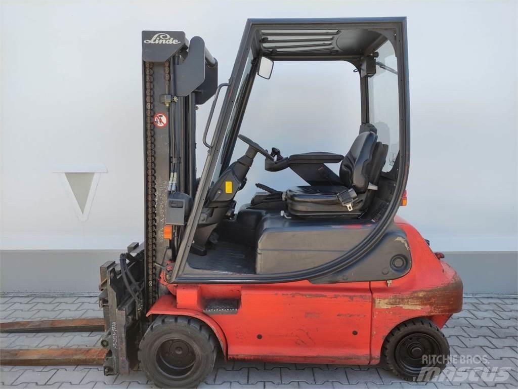 Linde E20P-02-335 전동 지게차