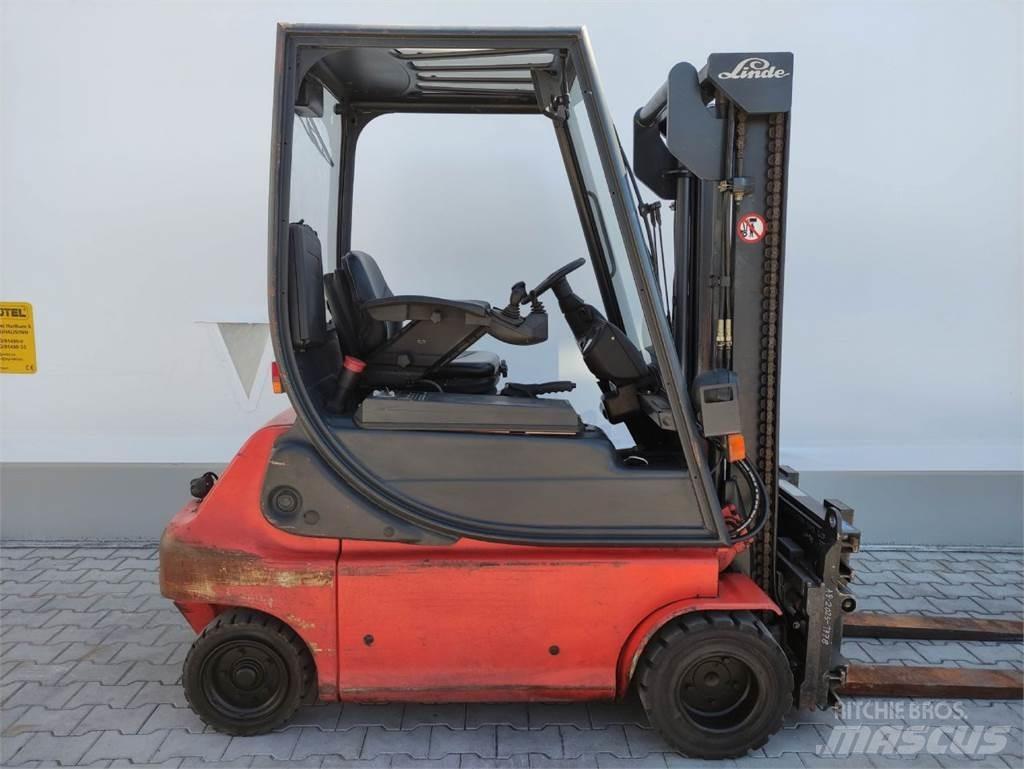 Linde E20P-02-335 전동 지게차