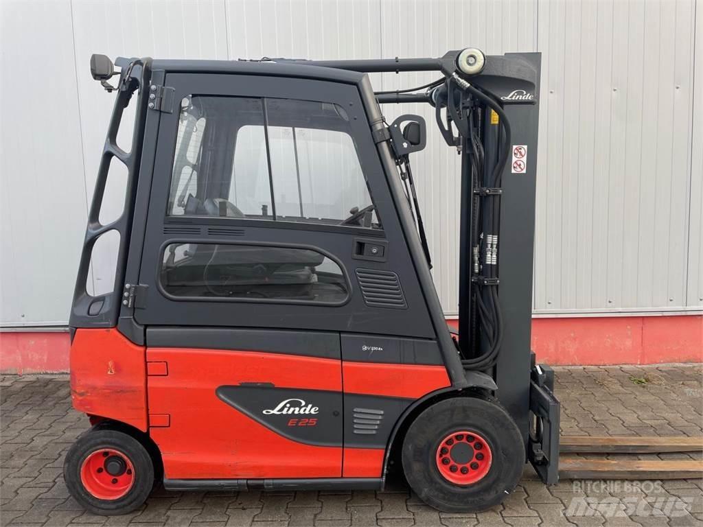 Linde E25-01-387 전동 지게차