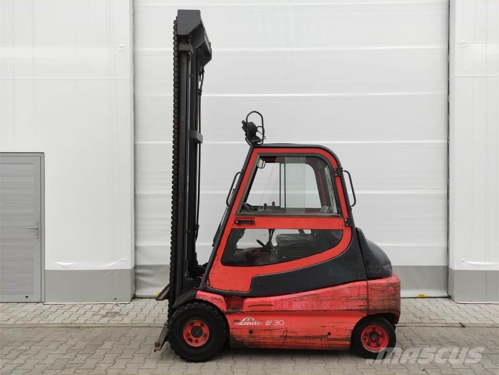 Linde E30-01-336 전동 지게차