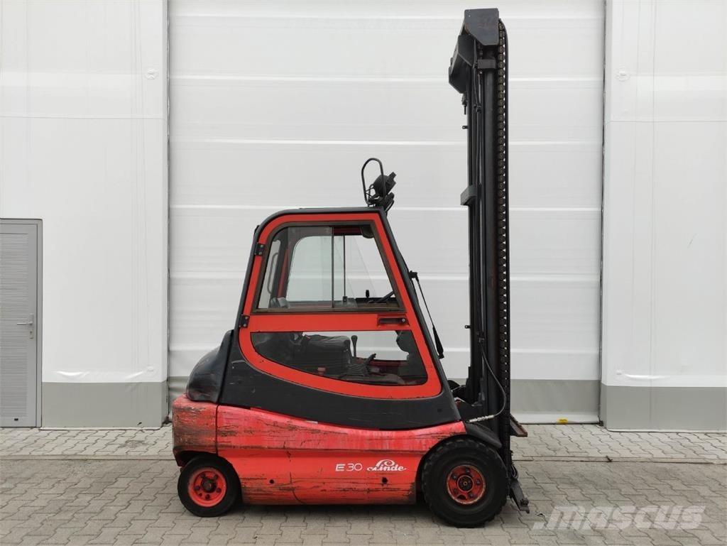 Linde E30-01-336 전동 지게차