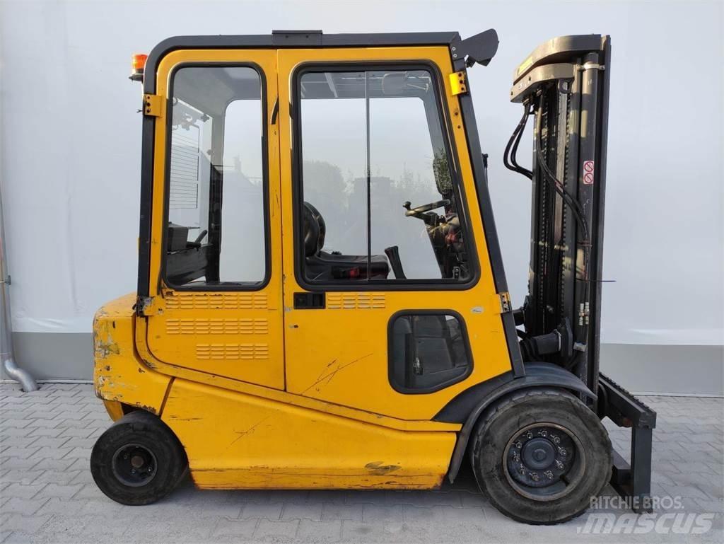 Om-Pimespo XE40 전동 지게차