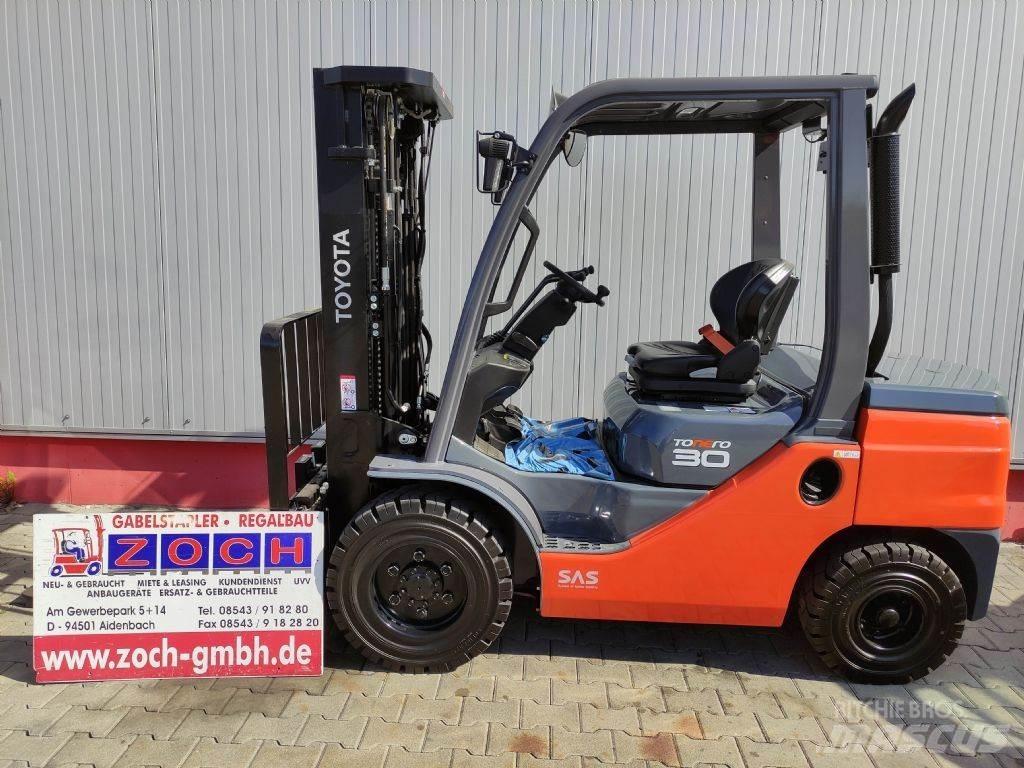 Toyota 52-8FDF30 디젤 지게차