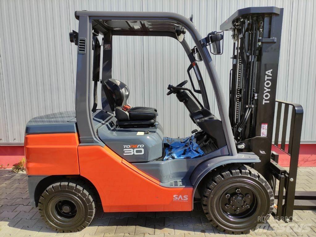 Toyota 52-8FDF30 디젤 지게차