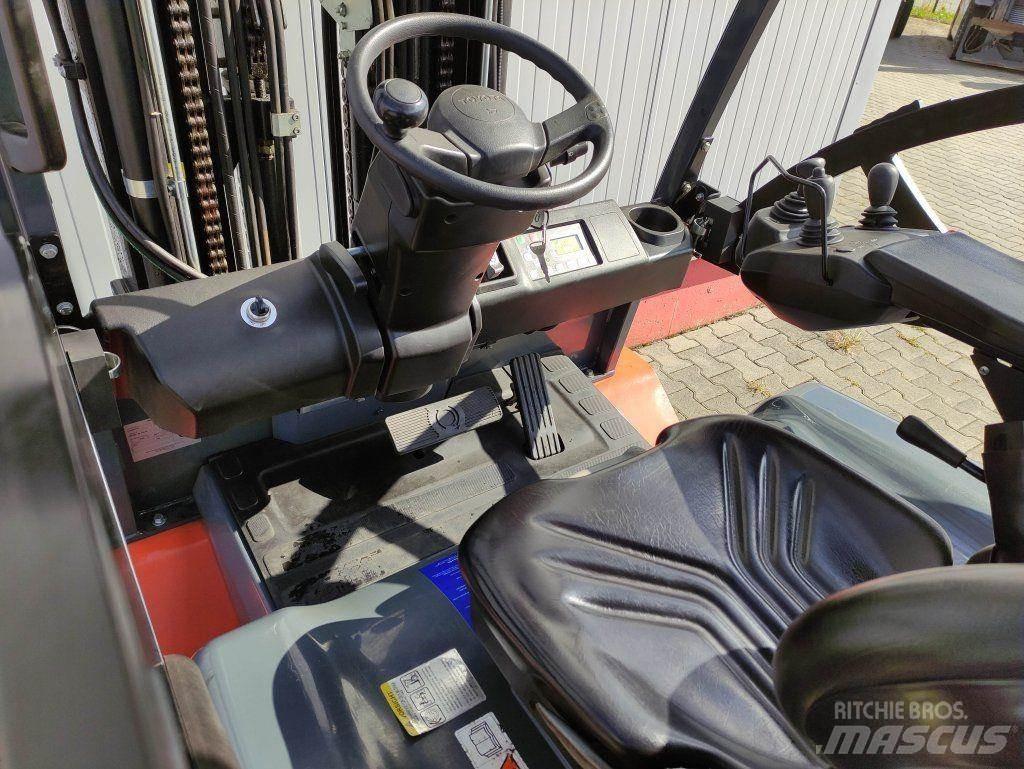 Toyota 8FBMT40 전동 지게차