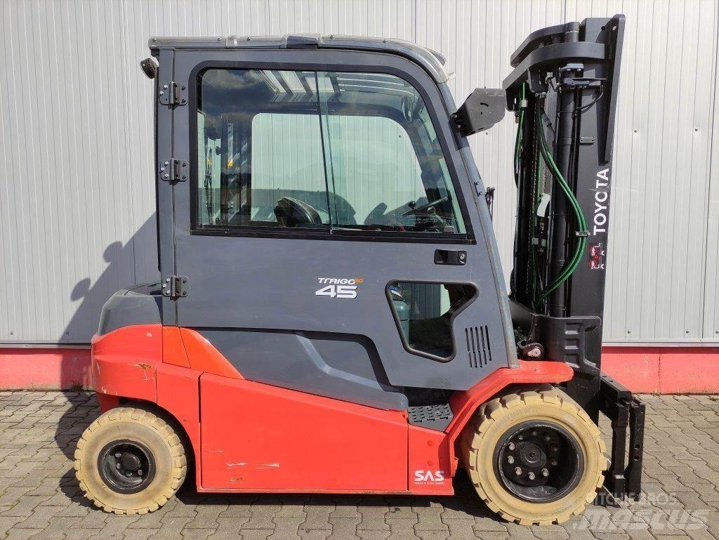 Toyota Traigo 80-8FBMT45 전동 지게차