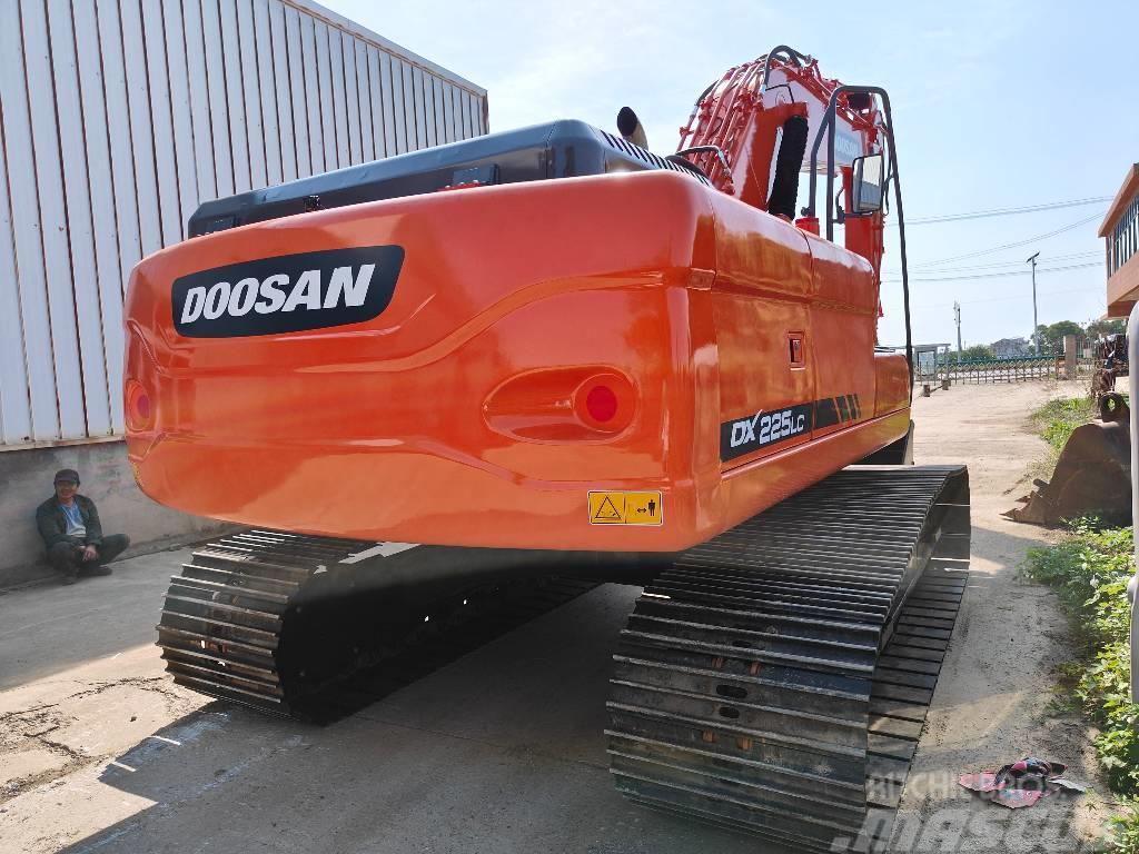 Doosan DX 225 LC 대형 굴삭기 29톤 이상