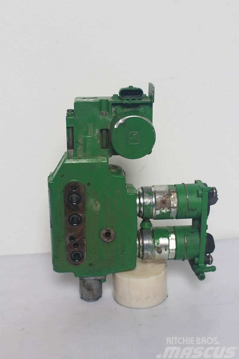 John Deere 7530 Remote control valve 유압식 기계