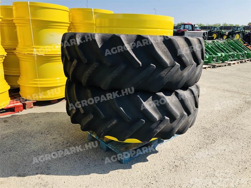  twin wheel set with Goodyear 620/70R42 tires 이중 바퀴