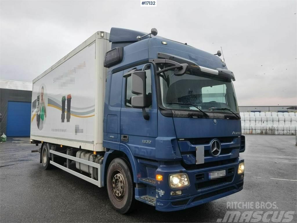 Mercedes-Benz Actros 1832 4x2 Box truck with lift and side openi 탑차 트럭