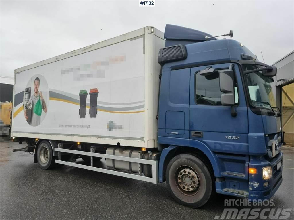 Mercedes-Benz Actros 1832 4x2 Box truck with lift and side openi 탑차 트럭