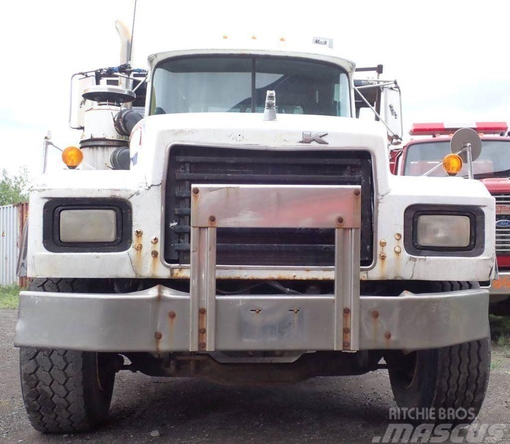 Mack RB688S 훅 리프트 트럭